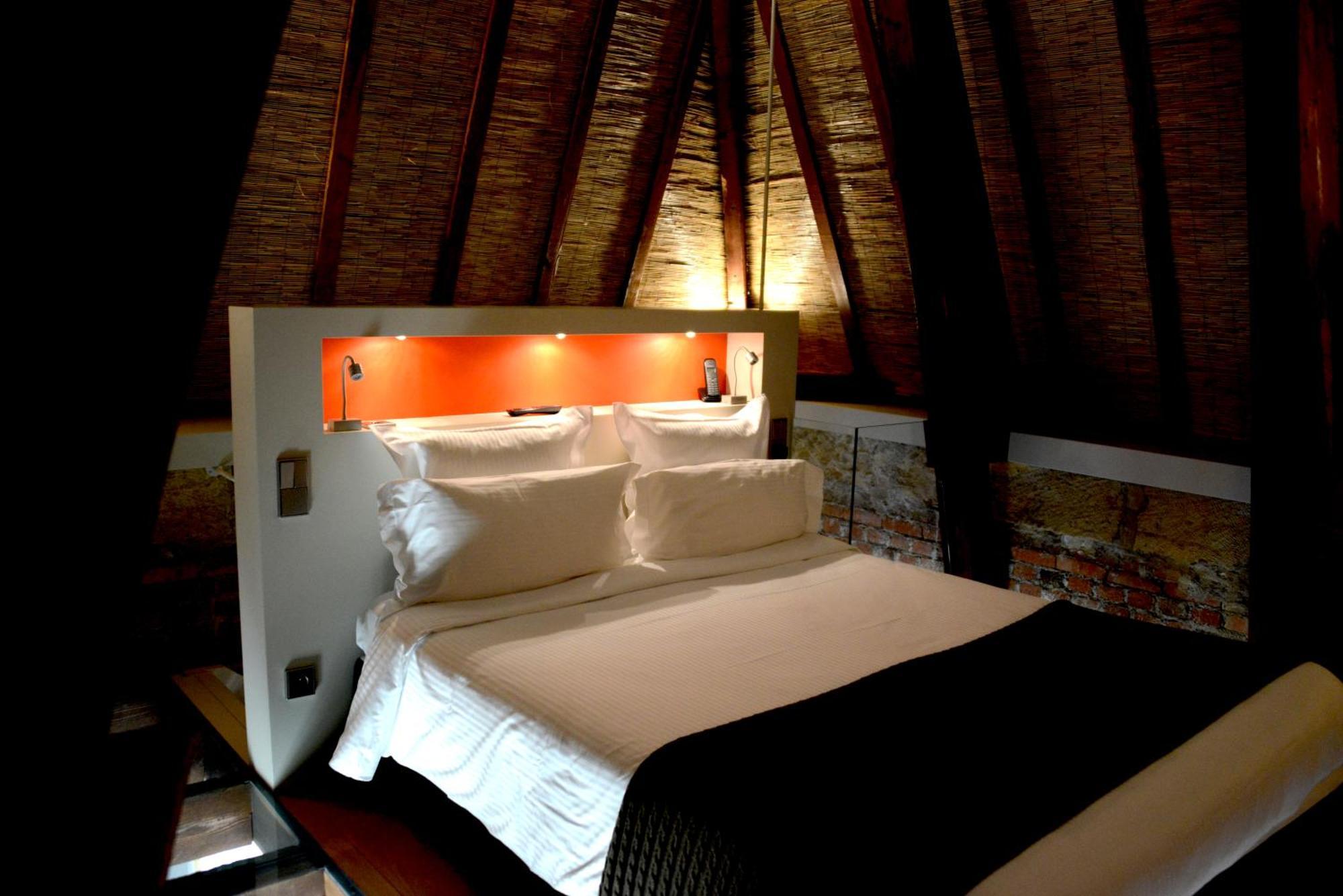 Chateau De Champlong Table Hotel **** Golf & Spa Villerest  Exterior photo
