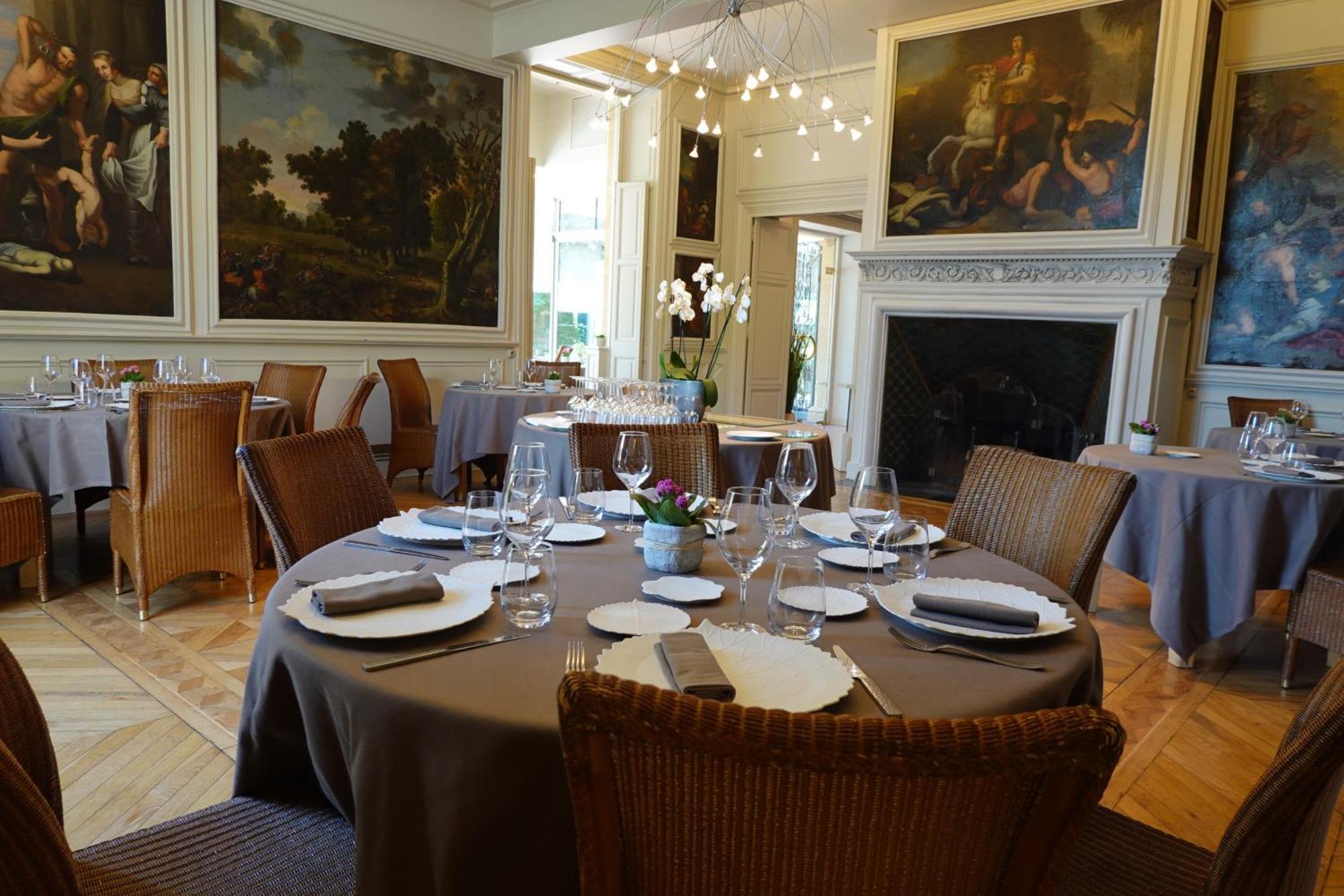 Chateau De Champlong Table Hotel **** Golf & Spa Villerest  Exterior photo