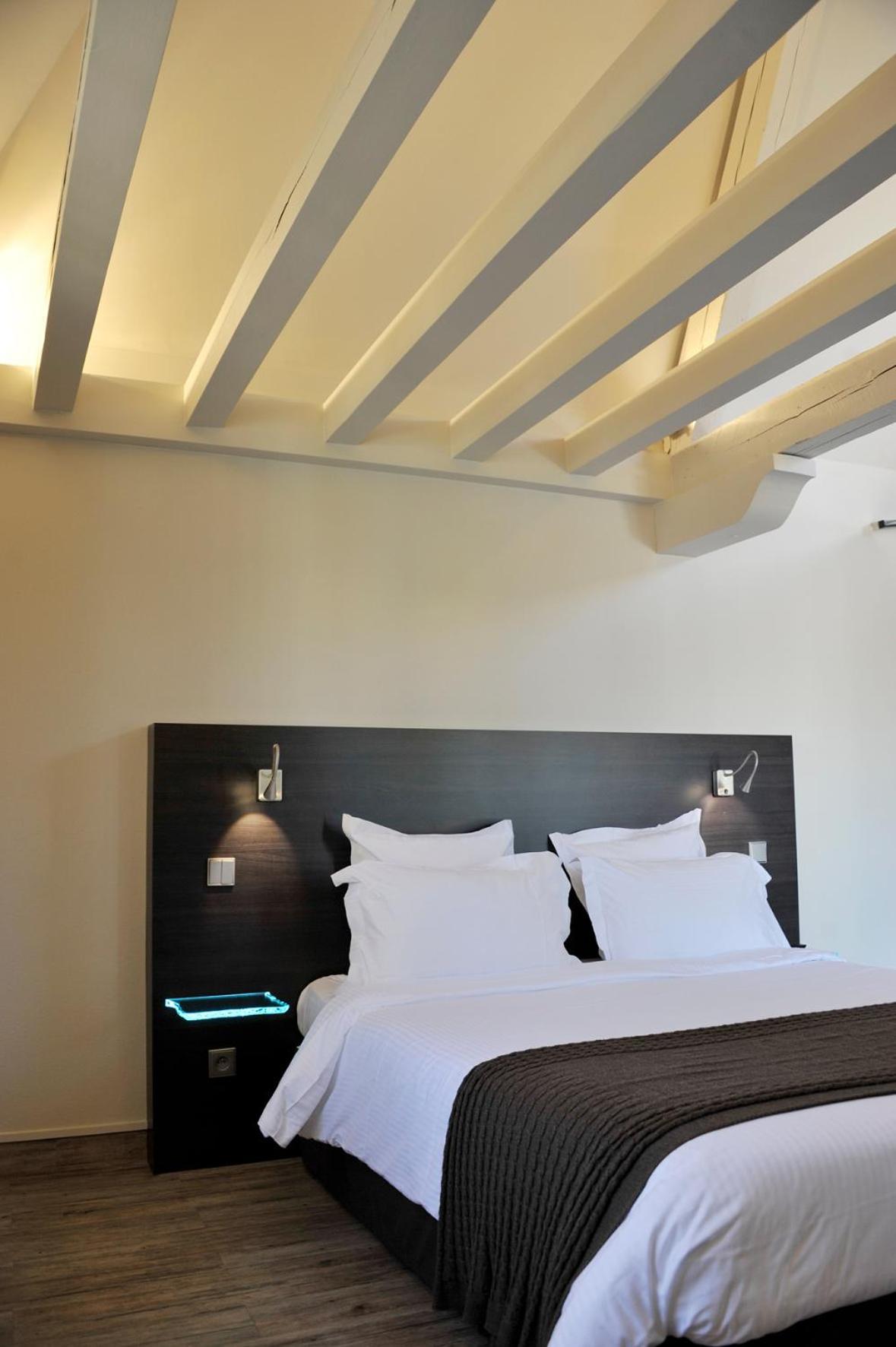 Chateau De Champlong Table Hotel **** Golf & Spa Villerest  Exterior photo