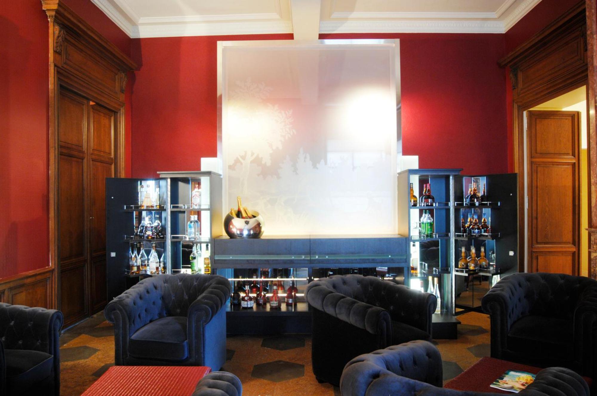Chateau De Champlong Table Hotel **** Golf & Spa Villerest  Exterior photo