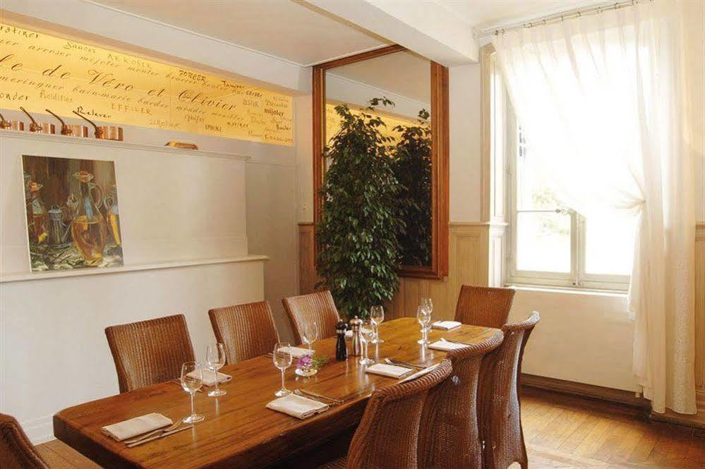 Chateau De Champlong Table Hotel **** Golf & Spa Villerest  Exterior photo